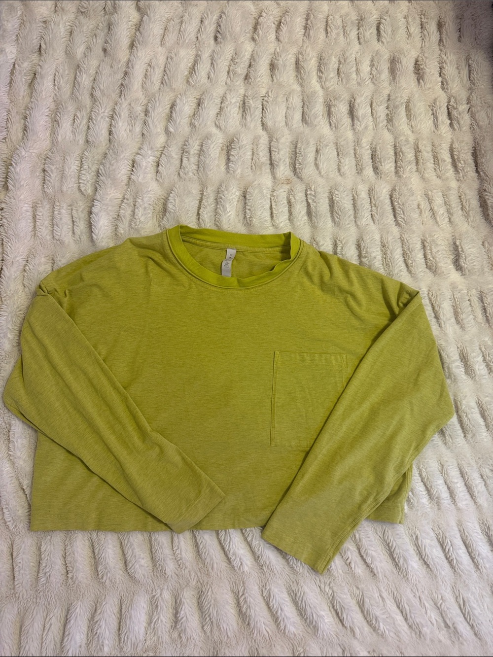 lululemon athletica Lime Green Long-Sleeve Crewneck Pocket Top - Picture 1 of 2